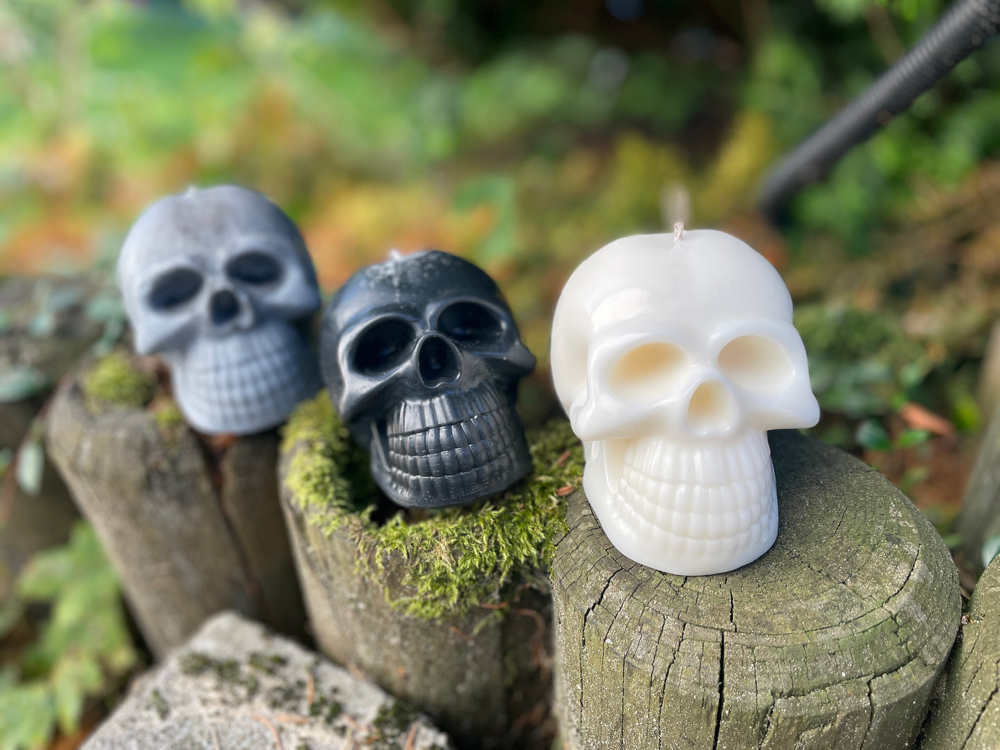 Totenkopf Kerze • 3 Farben • ohne Duft