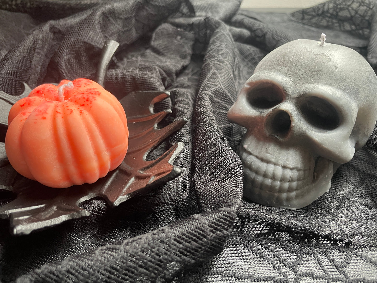 Totenkopf Kerze • 3 Farben • ohne Duft